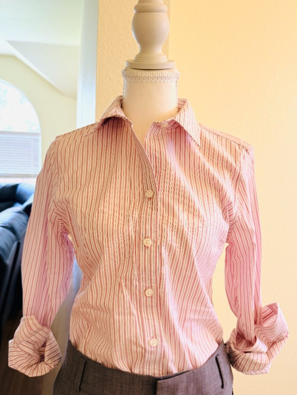 Banana Republic "Non-Iron Fitted" button-down dress shirt- Super Cute! - Picture 4 of 4